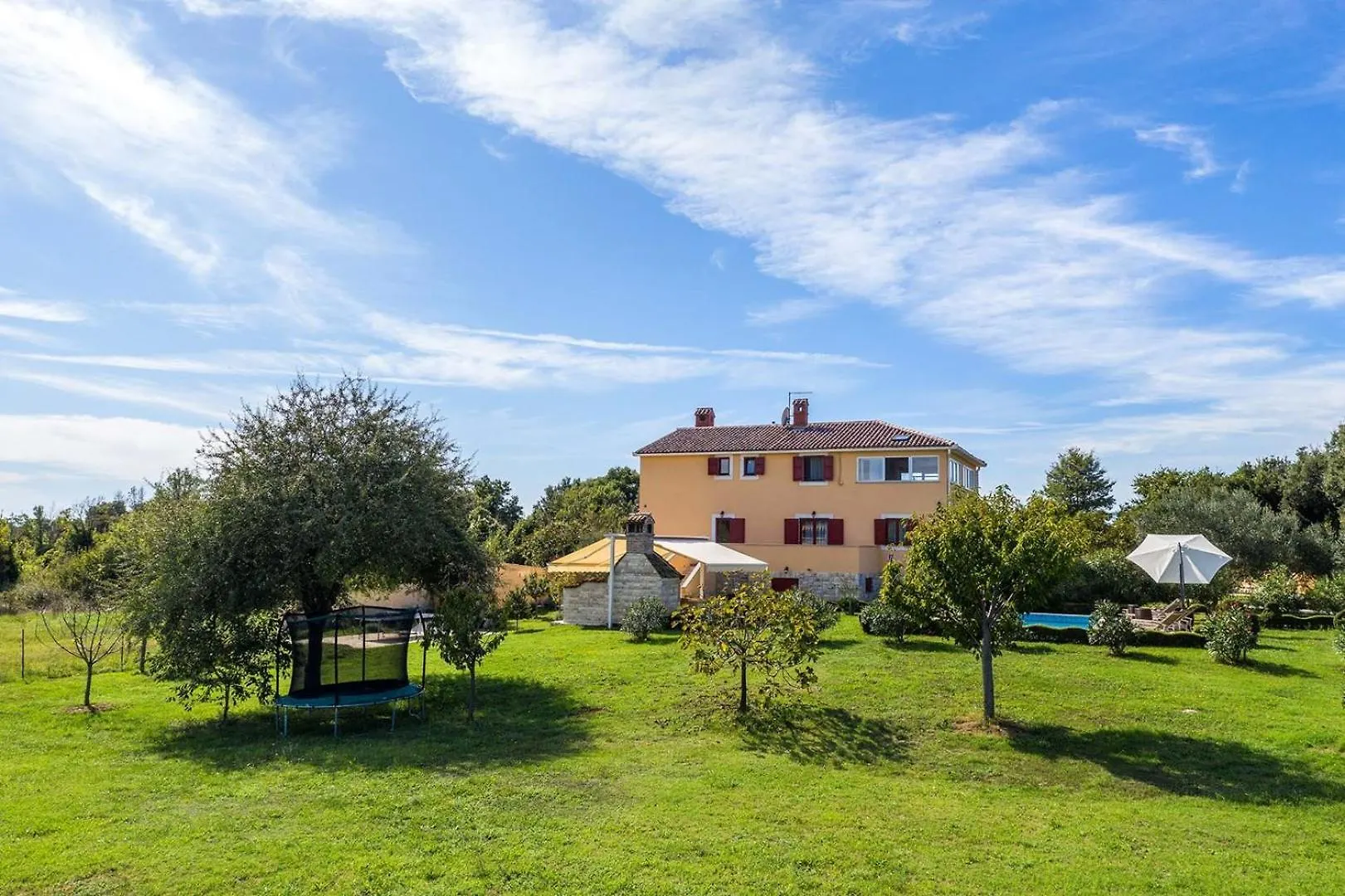 Villa Divina Sisan 0*,