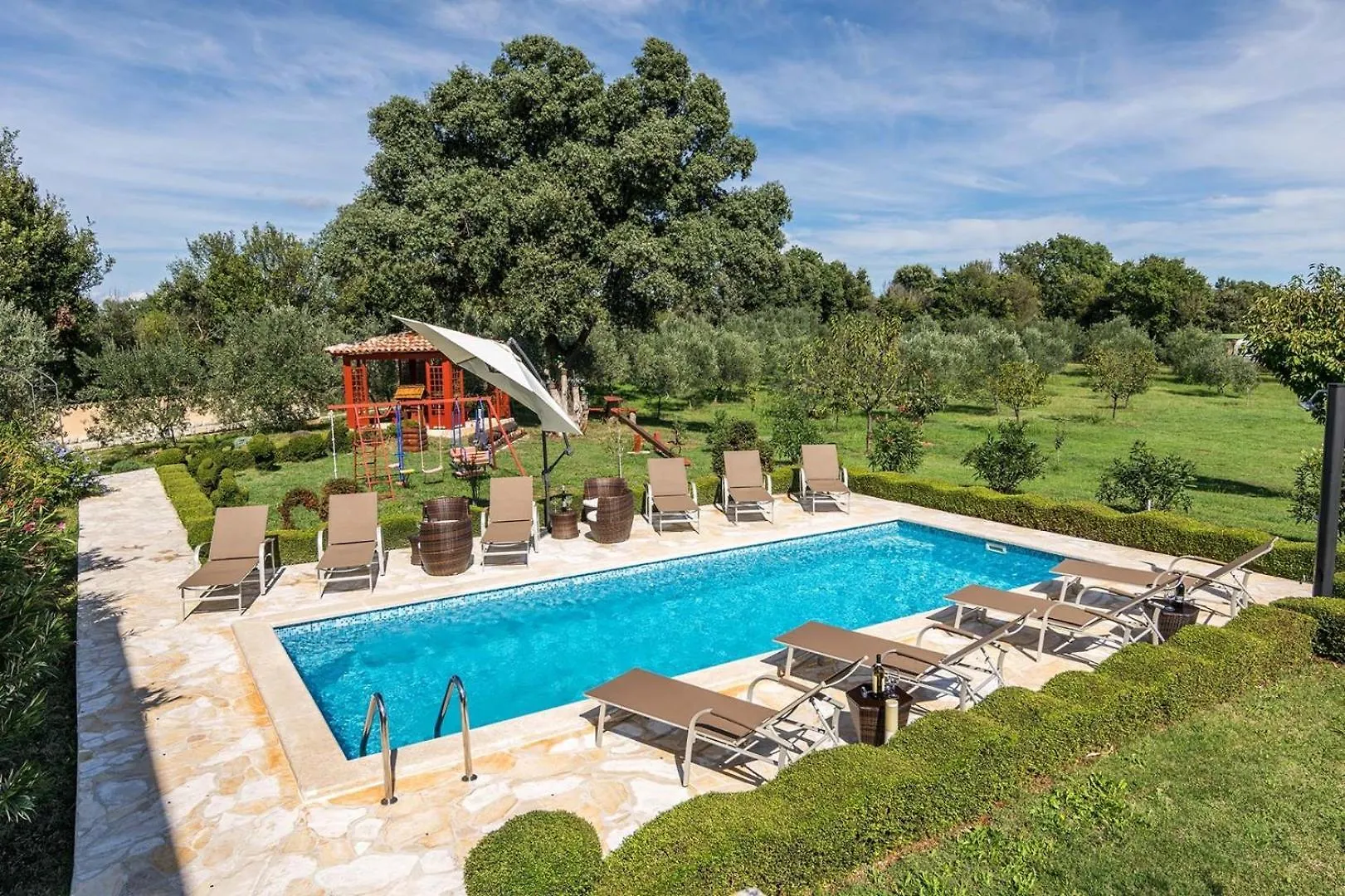 Villa Divina Sisan 0*,