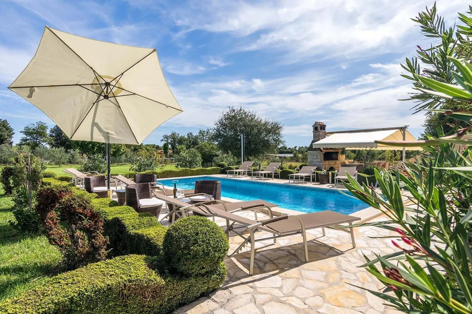 Villa Divina Sisan 0*,