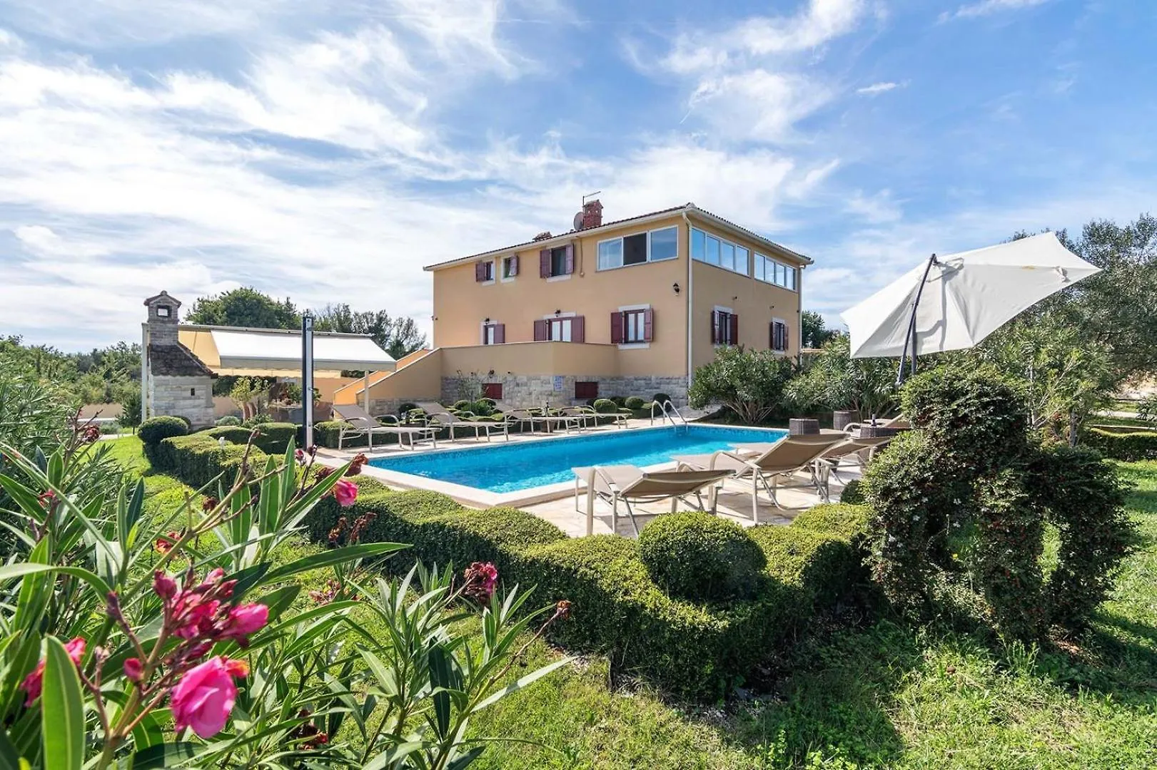 Villa Divina Sisan